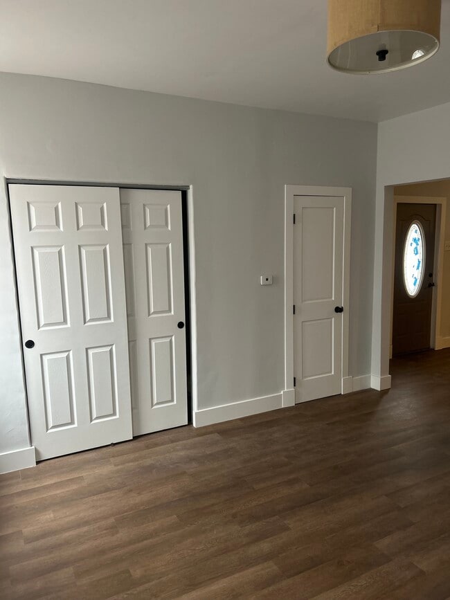 Photo - 9511 Gentry Ave