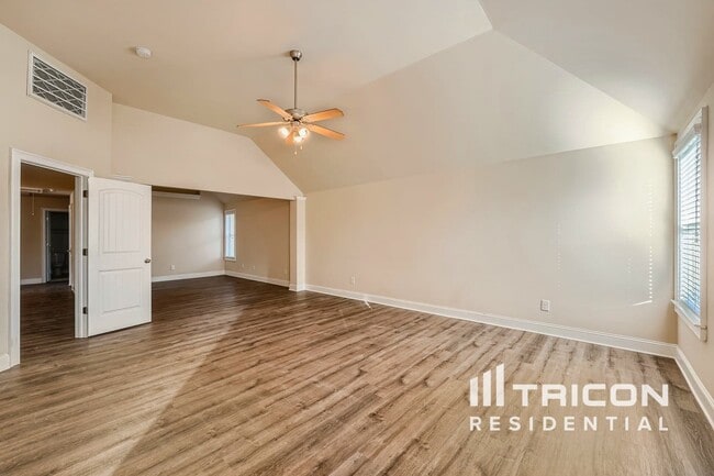 Photo - 296 Prescott Dr