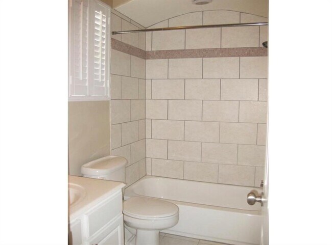 Photo - 1623 Stuart St