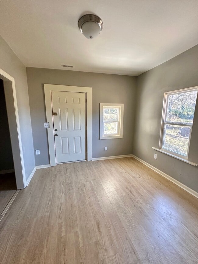 Photo - 630 77th St S