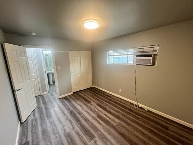 Photo - <b>One Bedroom Upstairs Reno Apartment<br> Unit G