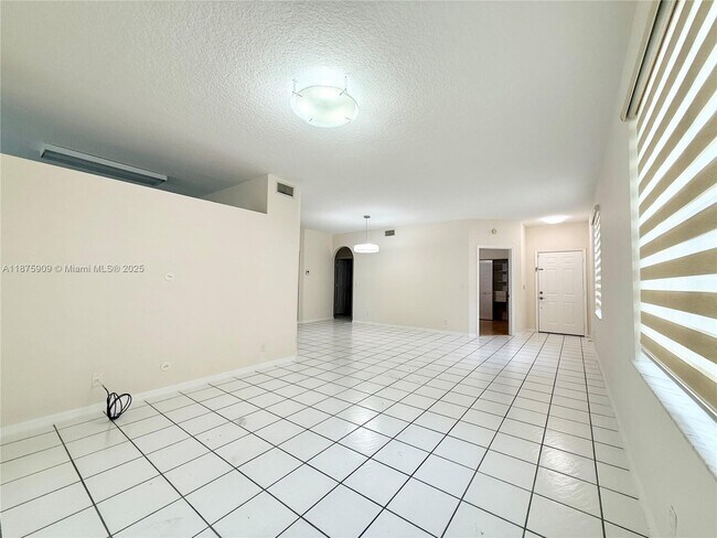 Photo - 8658 Vía Reale