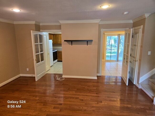 Photo - 19 Dallenbach Ln