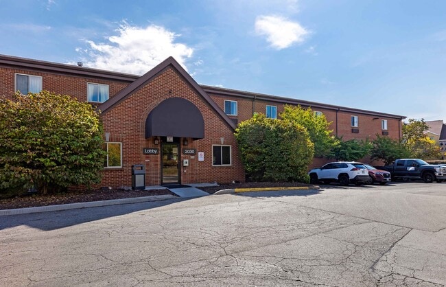 Building Photo - Furnished Studio-St. Louis - Westport - Cr... Rental