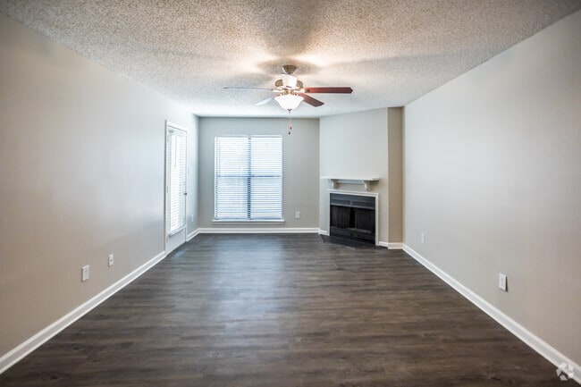 1 BR, 1 BA - 800SF