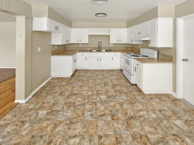 Photo - 6552 Valley Ave