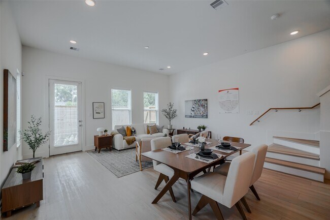 Photo - 862 Paul Quinn St