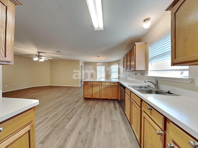 Photo - 2017 Woodhurst Trl