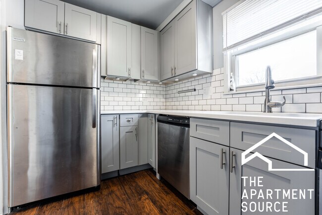 Photo - 7319 N Rogers Ave Apartments Unit 206