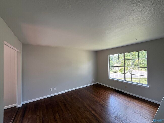 Photo - 3319 Wilks Pl SW