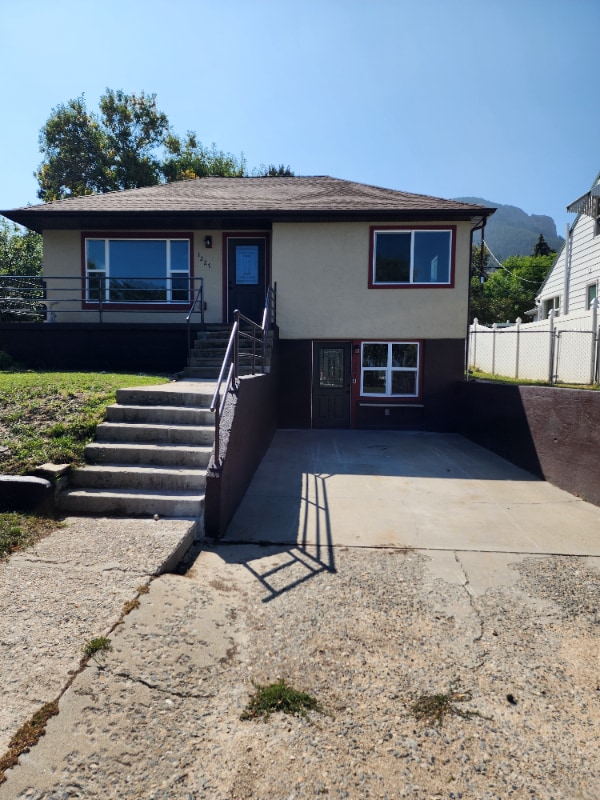 Building Photo - 1227 Hauser Blvd Rental