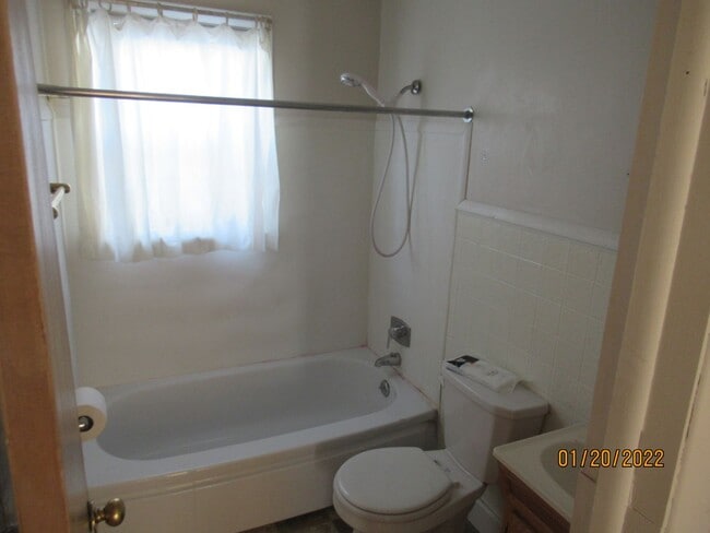 Photo - 922 Broadway St Unit 1