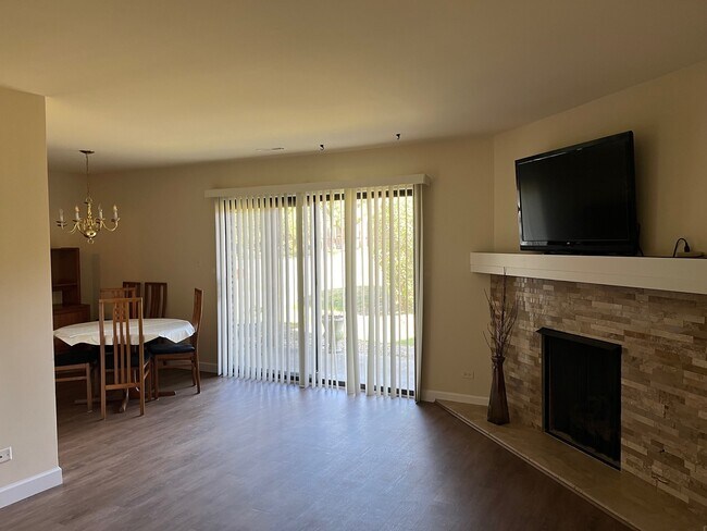 1607 Thames Ct Unit D