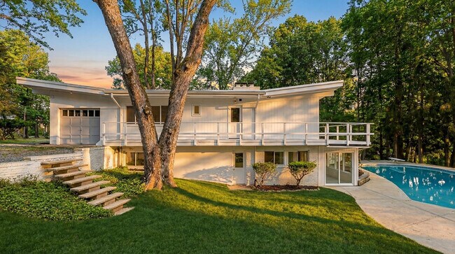 Photo - 10903 Beach Mill Rd