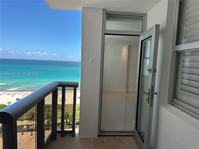 Building Photo - 6039 Collins Ave Unit 1221