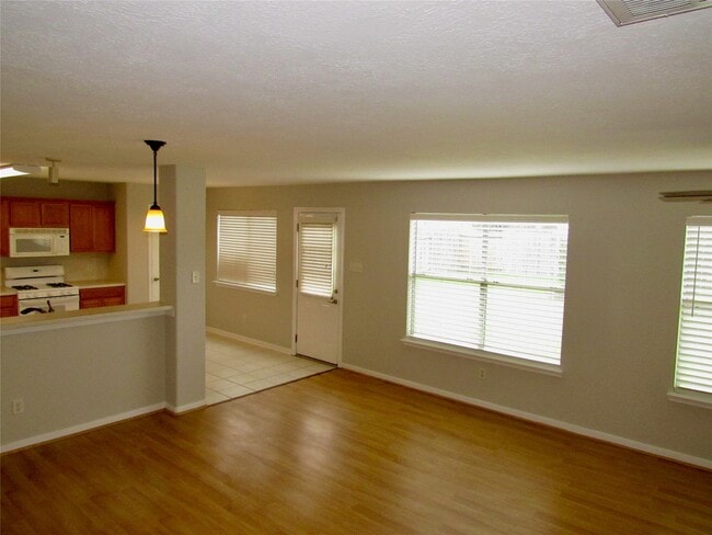 Photo - 3231 Stoneydale Ln