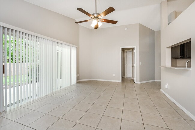 Photo - 320 MacGregor Rd