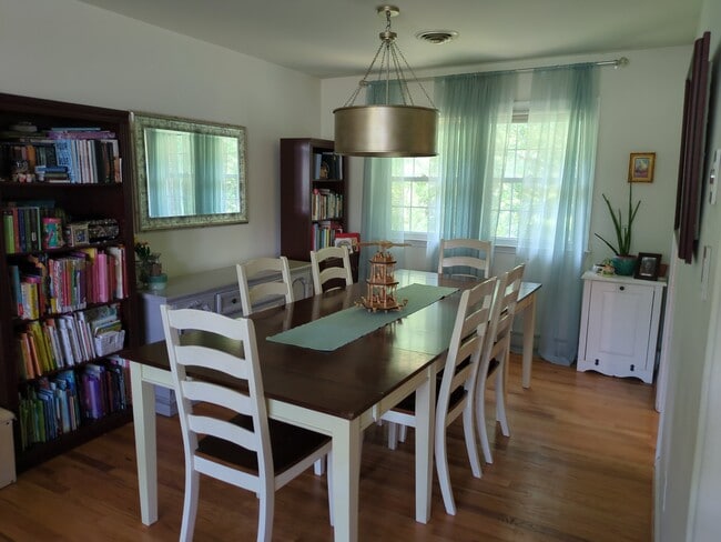 Photo - 616 Oak Dr