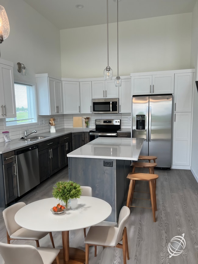 Building Photo - 3 Bed 3 Bath Single Family Home