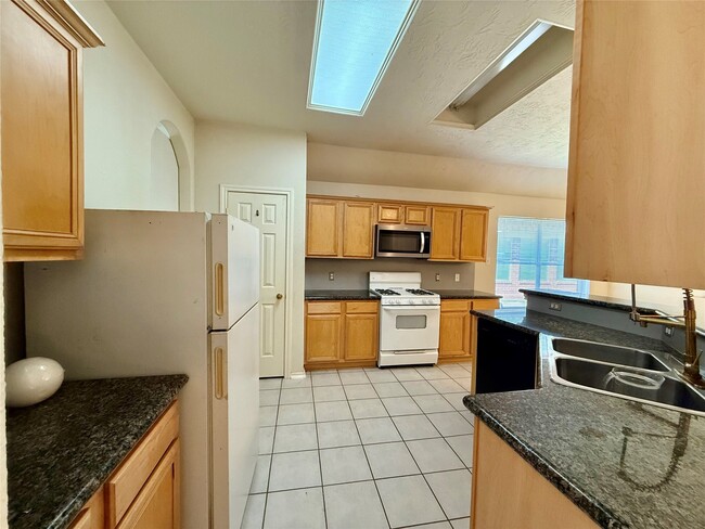 Photo - 16714 Bethan Glen Ln