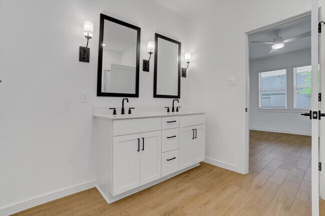 Photo - 8438 Bay Rdg Cir