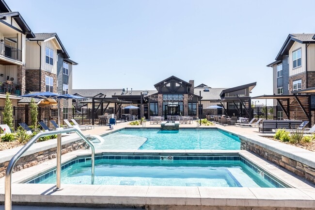 Piscina de lujo - Peakline at Copperleaf