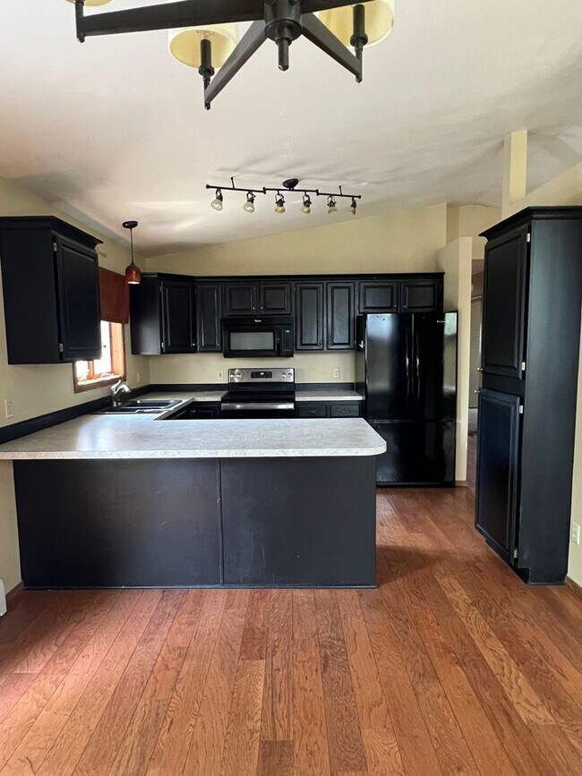 4090 Bobcat Dr