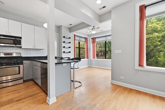Photo - 2610 W Iowa St Unit 2F
