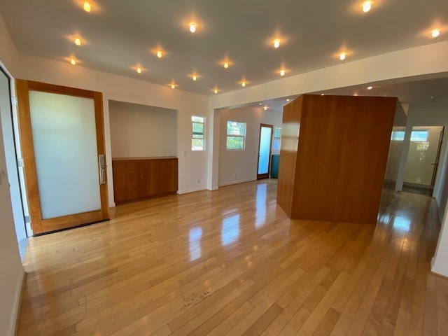 Building Photo - 1462 Lake Shore Ave Unit 1464