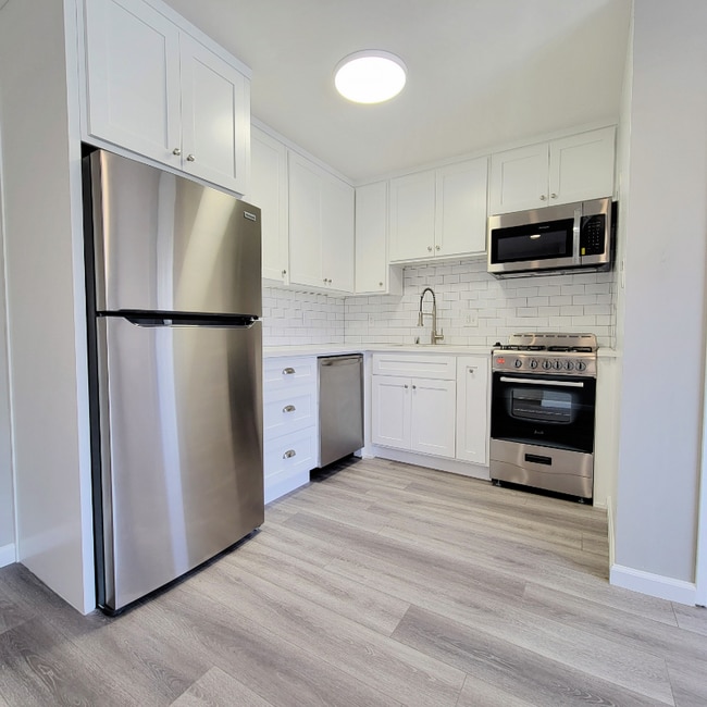 Building Photo - 1818 N New Hampshire Ave Rental