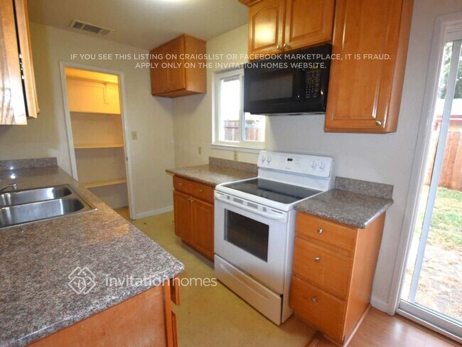Photo - 221 Elwood St
