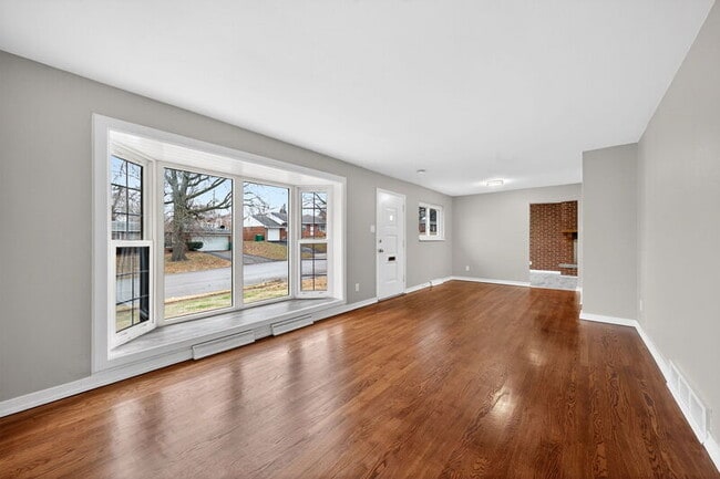 Photo - 9475 Yorktown Dr