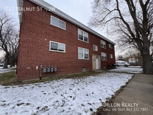 Building Photo - 717 Walnut St Unit 2W