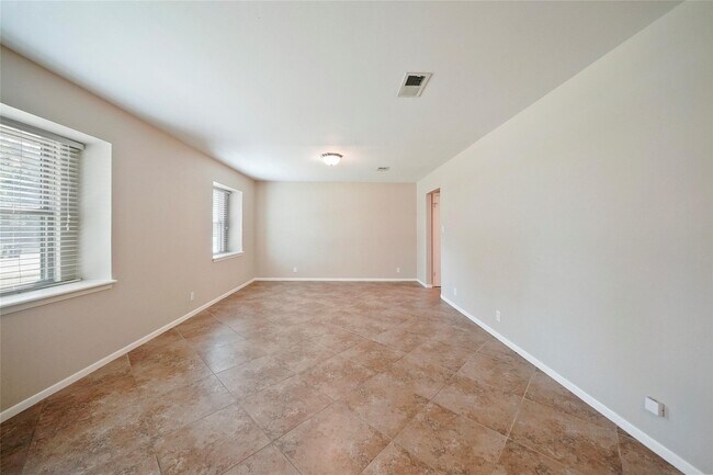 Photo - 1319 Spillers Ln