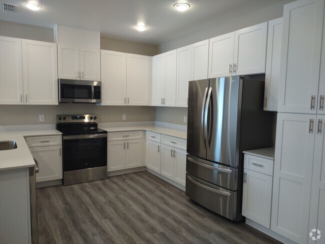 Building Photo - Room in Apartment on Richlands Way