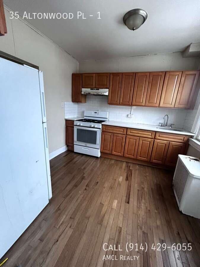 Photo - 35 Altonwood Pl Unit 1