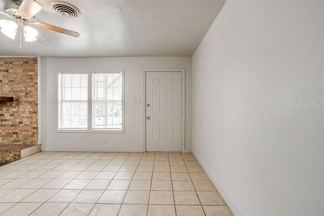 Photo - 109 NE Cindy Ln