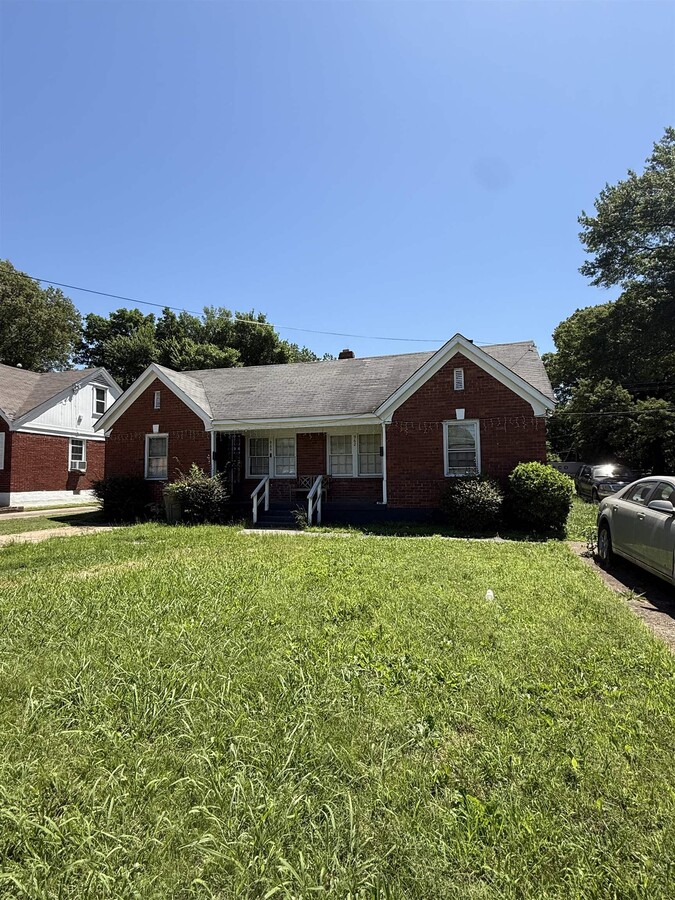 Photo - 962 Springdale St