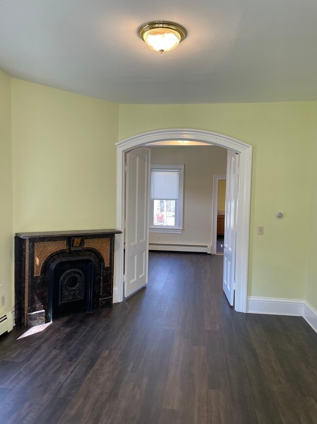 Photo - 319 2nd St