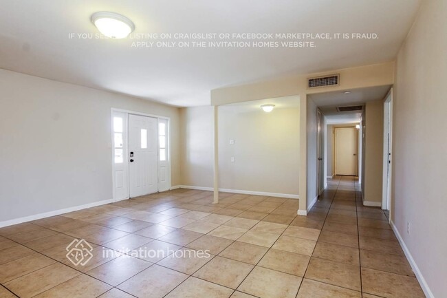 Photo - 7525 W MacKenzie Dr