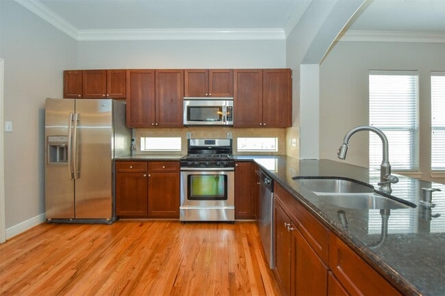 Photo - 1141 W 24th St