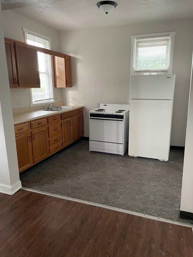 Unit #2 - 516 Center Ave Unit 2