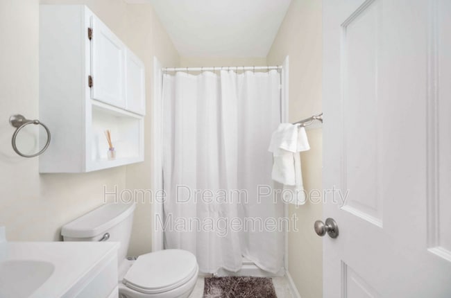 Photo - 11 Endicott Ln