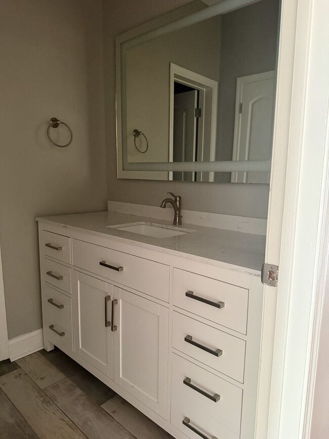 Photo - fdv0206 Unit 204