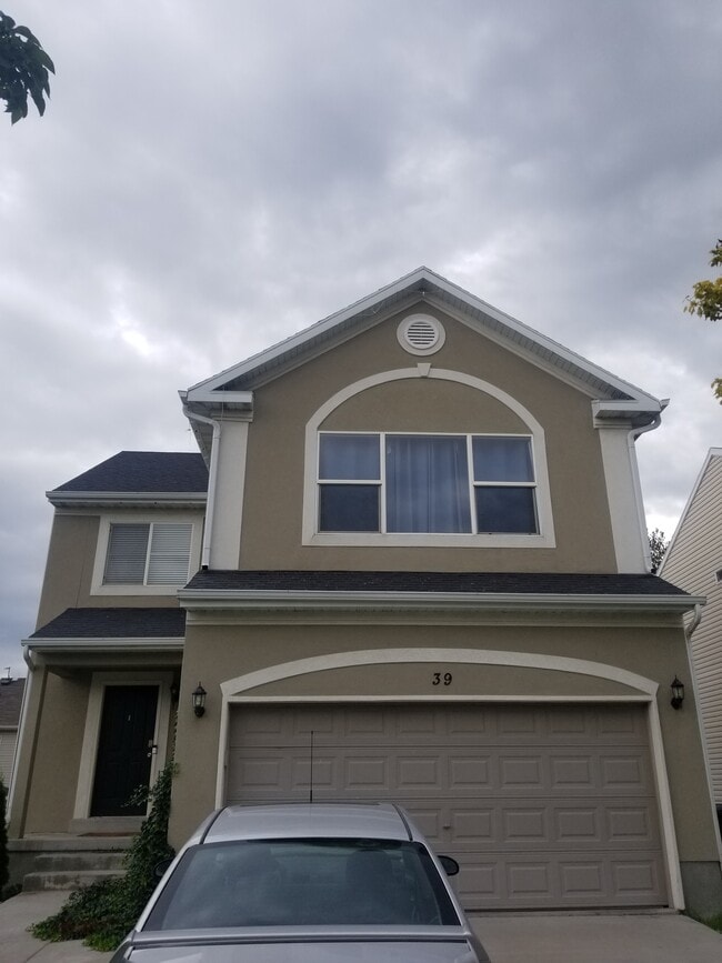 Front yard - 39 N Archmore St Unit Lake Springs