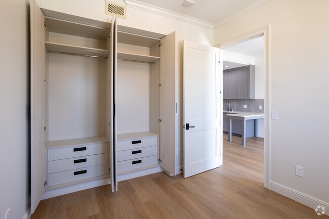 2BR, 2BA - 773SF Bedroom
