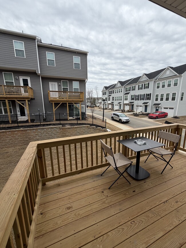 Photo - 2553 Ellen Ave