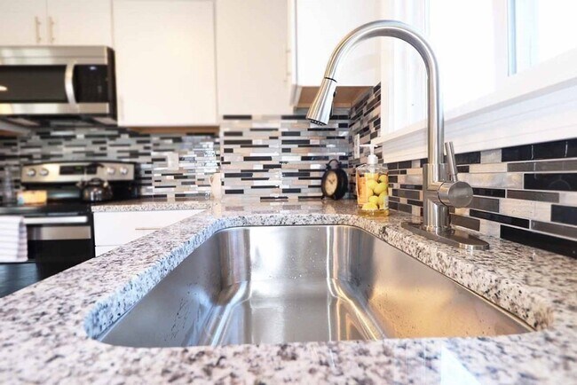 Photo - 28 Grandview Ave