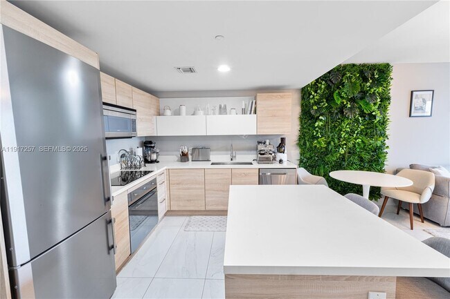 Photo - 16385 Biscayne Blvd Unit 405