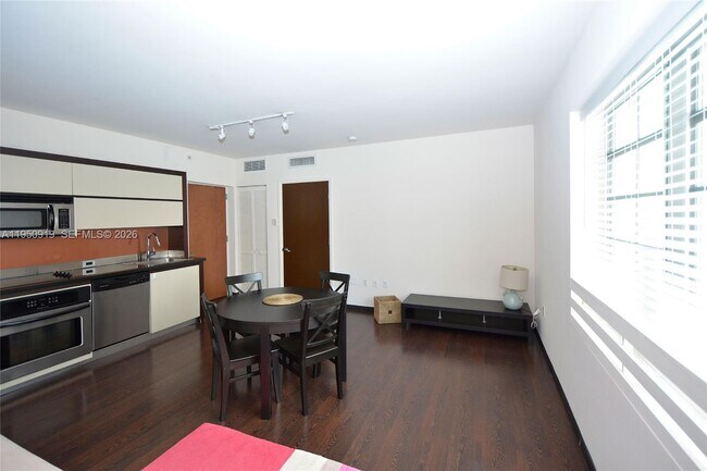 Photo - 435 21st St Unit 205